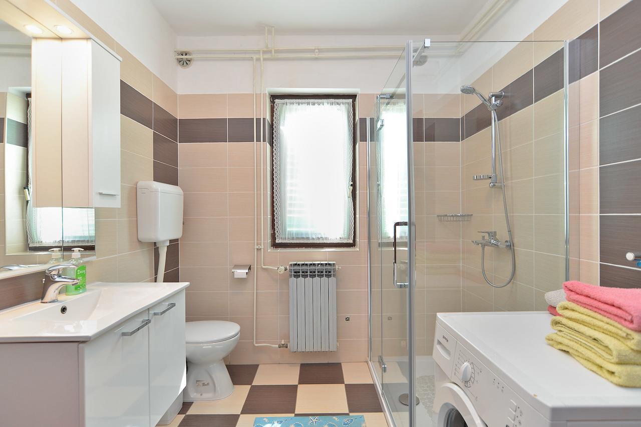 Apartments Gracijano 1724 Liznjan Ngoại thất bức ảnh