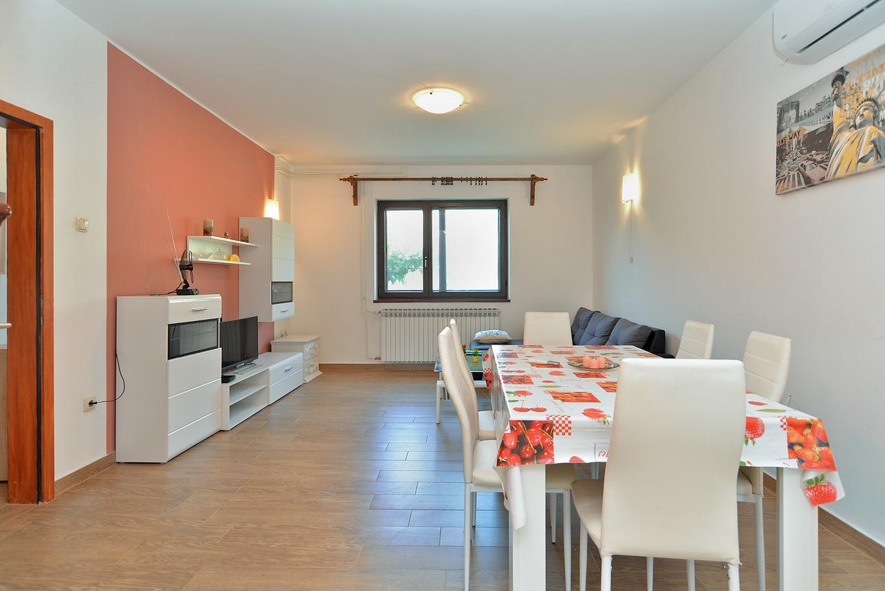 Apartments Gracijano 1724 Liznjan Ngoại thất bức ảnh